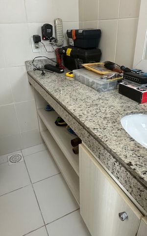Casa de condomínio à venda com 250m², 5 quartos e 2 vagas Casa de condomínio à venda com 250m², 5 quartos e 2 vagasBanheiro da Suíte 2