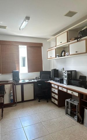 Casa de condomínio à venda com 250m², 5 quartos e 2 vagas Casa de condomínio à venda com 250m², 5 quartos e 2 vagasSuíte 1