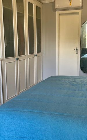 Casa de condomínio à venda com 250m², 5 quartos e 2 vagas Casa de condomínio à venda com 250m², 5 quartos e 2 vagasSuíte 3