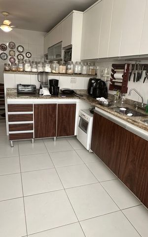 Casa de condomínio à venda com 250m², 5 quartos e 2 vagas Casa de condomínio à venda com 250m², 5 quartos e 2 vagasCozinha