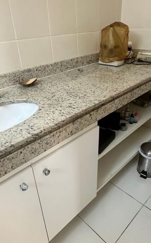 Casa de condomínio à venda com 250m², 5 quartos e 2 vagas Casa de condomínio à venda com 250m², 5 quartos e 2 vagasBanheiro da Suíte 1