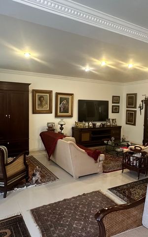 Casa de condomínio à venda com 250m², 5 quartos e 2 vagas Casa de condomínio à venda com 250m², 5 quartos e 2 vagasSala