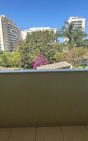 Casa de condomínio à venda com 250m², 5 quartos e 2 vagas Casa de condomínio à venda com 250m², 5 quartos e 2 vagasVaranda da Suíte 3