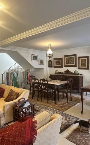 Casa de condomínio à venda com 250m², 5 quartos e 2 vagas Casa de condomínio à venda com 250m², 5 quartos e 2 vagasSala