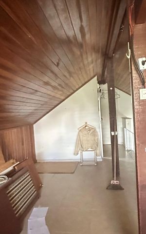Casa de condomínio à venda com 250m², 5 quartos e 2 vagas Casa de condomínio à venda com 250m², 5 quartos e 2 vagasSótão