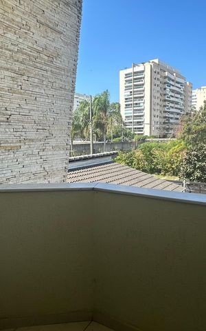 Casa de condomínio à venda com 250m², 5 quartos e 2 vagas Casa de condomínio à venda com 250m², 5 quartos e 2 vagasVaranda da Suíte 3