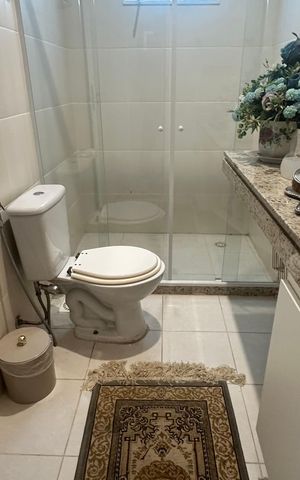Casa de condomínio à venda com 250m², 5 quartos e 2 vagas Casa de condomínio à venda com 250m², 5 quartos e 2 vagasLavabo