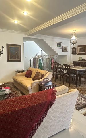Casa de condomínio à venda com 250m², 5 quartos e 2 vagas Casa de condomínio à venda com 250m², 5 quartos e 2 vagasSala