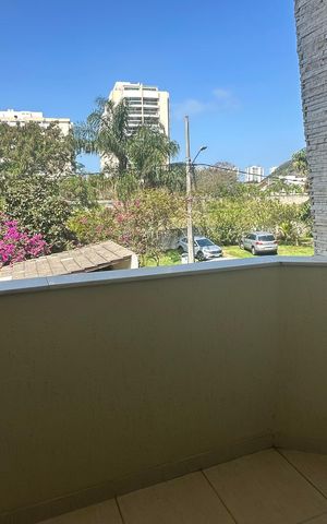 Casa de condomínio à venda com 250m², 5 quartos e 2 vagas Casa de condomínio à venda com 250m², 5 quartos e 2 vagasVaranda da Suíte 3