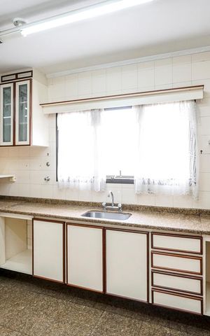 Apartamento à venda com 185m², 3 quartos e 2 vagas Apartamento à venda com 185m², 3 quartos e 2 vagasCozinha