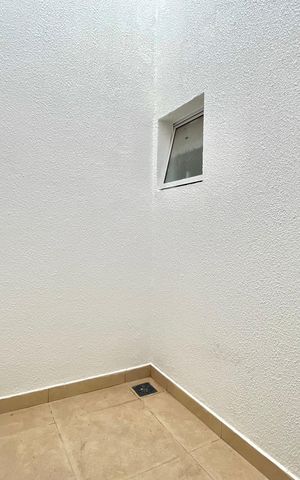 Casa à venda com 53m², 2 quartos e 1 vaga Casa à venda com 53m², 2 quartos e 1 vagaJardim de Inverno