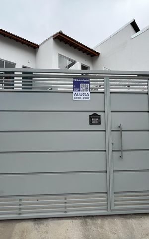 Casa à venda com 53m², 2 quartos e 1 vaga Casa à venda com 53m², 2 quartos e 1 vagaFachada
