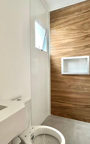 Casa à venda com 53m², 2 quartos e 1 vaga Casa à venda com 53m², 2 quartos e 1 vagaBanheiro