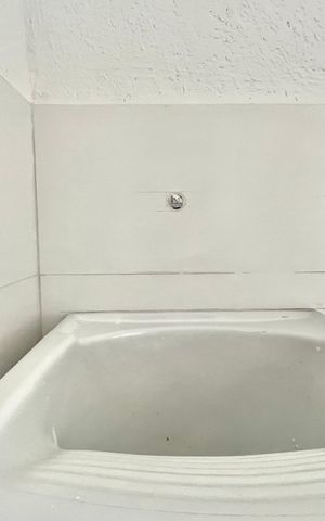 Casa à venda com 53m², 2 quartos e 1 vaga Casa à venda com 53m², 2 quartos e 1 vagaÁrea de Serviço