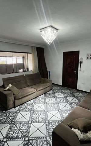 Casa à venda com 147m², 4 quartos e 2 vagasSala