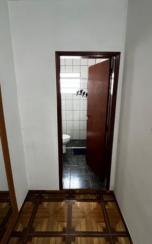 Casa à venda com 147m², 4 quartos e 2 vagasBanheiro Social