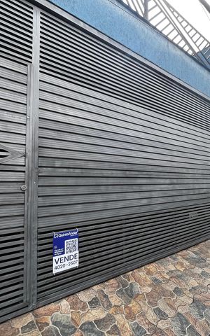 Casa à venda com 147m², 4 quartos e 2 vagasFachada