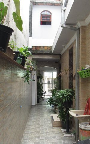 Casa à venda com 220m², 3 quartos e 2 vagasÁrea externa