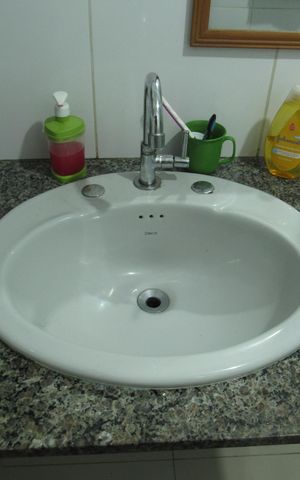Casa à venda com 220m², 3 quartos e 2 vagasBanheiro Social 1
