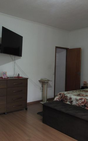 Casa à venda com 220m², 3 quartos e 2 vagasSuíte Principal