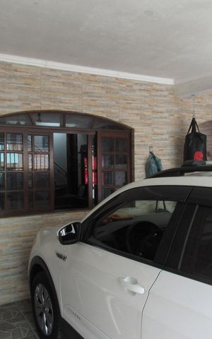 Casa à venda com 220m², 3 quartos e 2 vagasGaragem