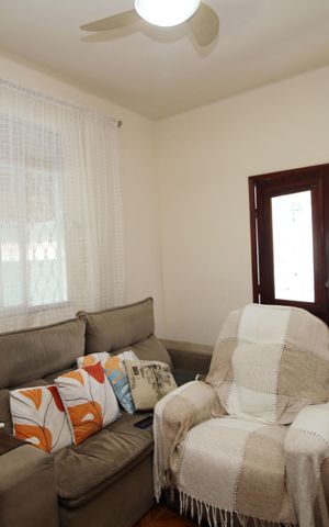 Casa à venda com 100m², 3 quartos e 4 vagasSala