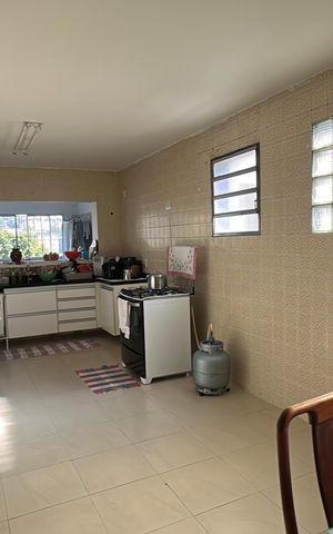 Casa à venda com 360m², 4 quartos e sem vaga Casa à venda com 360m², 4 quartos e sem vagaCozinha