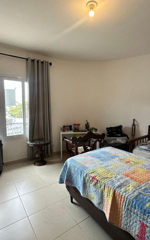 Casa à venda com 360m², 4 quartos e sem vaga Casa à venda com 360m², 4 quartos e sem vagaQuarto 1
