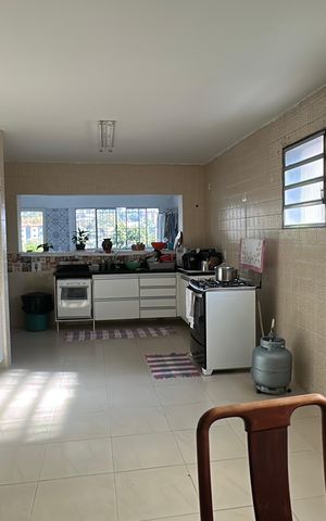 Casa à venda com 360m², 4 quartos e sem vaga Casa à venda com 360m², 4 quartos e sem vagaCozinha