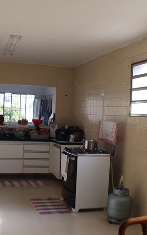 Casa à venda com 360m², 4 quartos e sem vaga Casa à venda com 360m², 4 quartos e sem vagaCozinha