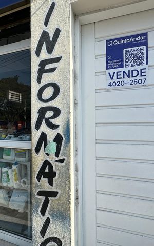 Casa à venda com 360m², 4 quartos e sem vaga Casa à venda com 360m², 4 quartos e sem vagaFachada