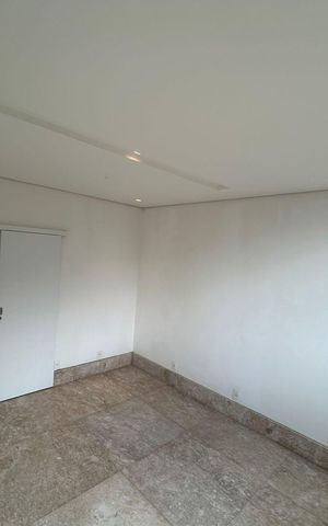 Casa de condomínio à venda com 700m², 4 quartos e 8 vagas Casa de condomínio à venda com 700m², 4 quartos e 8 vagasQuarto 3