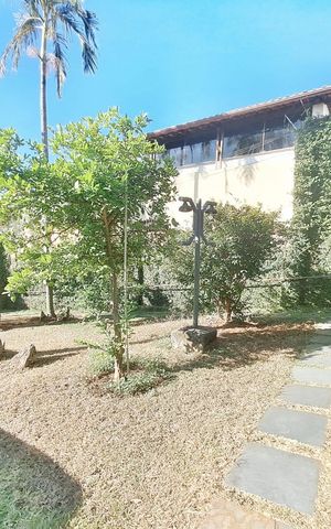 Casa à venda com 220m², 4 quartos e 4 vagas Casa à venda com 220m², 4 quartos e 4 vagasQuintal