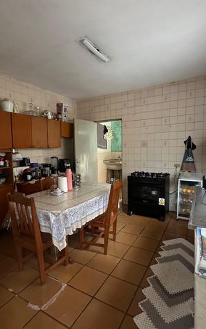 Casa à venda com 278m², 2 quartos e 3 vagas Casa à venda com 278m², 2 quartos e 3 vagasCozinha