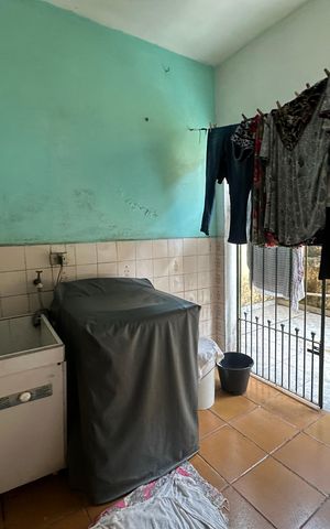 Casa à venda com 278m², 2 quartos e 3 vagas Casa à venda com 278m², 2 quartos e 3 vagasÁrea de Serviço
