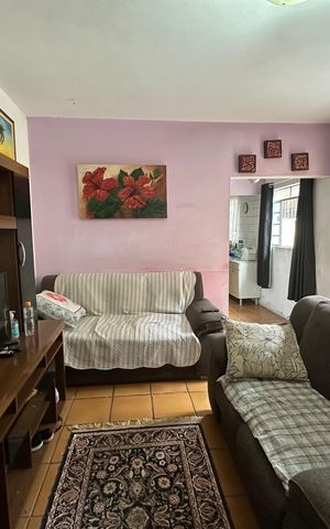 Casa à venda com 278m², 2 quartos e 3 vagas Casa à venda com 278m², 2 quartos e 3 vagasSala