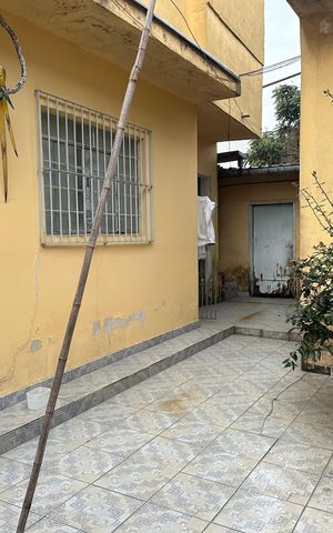 Casa à venda com 278m², 2 quartos e 3 vagas Casa à venda com 278m², 2 quartos e 3 vagasQuintal