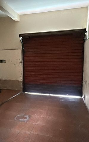 Casa à venda com 278m², 2 quartos e 3 vagas Casa à venda com 278m², 2 quartos e 3 vagasGaragem
