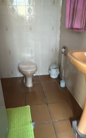 Casa à venda com 278m², 2 quartos e 3 vagas Casa à venda com 278m², 2 quartos e 3 vagasBanheiro 1