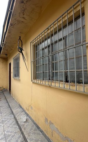 Casa à venda com 278m², 2 quartos e 3 vagas Casa à venda com 278m², 2 quartos e 3 vagasQuintal