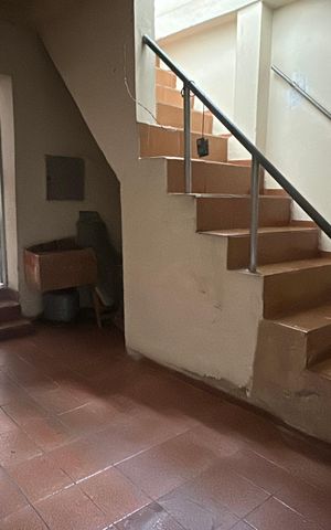 Casa à venda com 278m², 2 quartos e 3 vagas Casa à venda com 278m², 2 quartos e 3 vagasGaragem