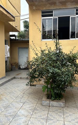 Casa à venda com 278m², 2 quartos e 3 vagas Casa à venda com 278m², 2 quartos e 3 vagasQuintal