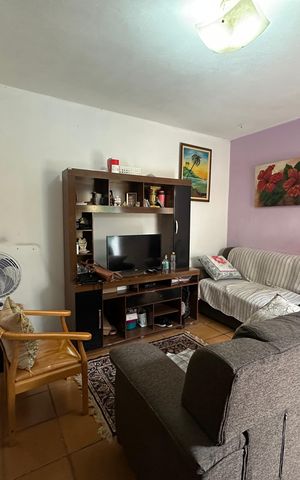 Casa à venda com 278m², 2 quartos e 3 vagas Casa à venda com 278m², 2 quartos e 3 vagasSala