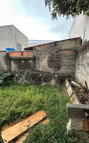 Casa à venda com 278m², 2 quartos e 3 vagas Casa à venda com 278m², 2 quartos e 3 vagasQuintal