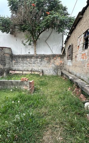 Casa à venda com 278m², 2 quartos e 3 vagas Casa à venda com 278m², 2 quartos e 3 vagasQuintal