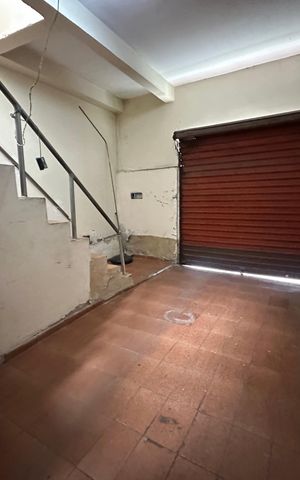 Casa à venda com 278m², 2 quartos e 3 vagas Casa à venda com 278m², 2 quartos e 3 vagasGaragem