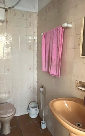 Casa à venda com 278m², 2 quartos e 3 vagas Casa à venda com 278m², 2 quartos e 3 vagasBanheiro 1