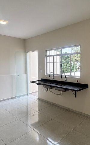 Casa de condomínio à venda com 80m², 2 quartos e 3 vagas Casa de condomínio à venda com 80m², 2 quartos e 3 vagasCozinha