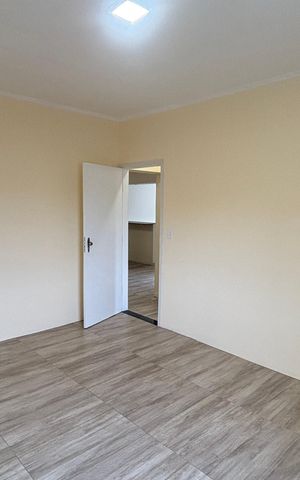 Casa de condomínio à venda com 80m², 2 quartos e 3 vagas Casa de condomínio à venda com 80m², 2 quartos e 3 vagasQuarto
