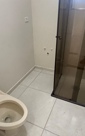 Casa de condomínio à venda com 80m², 2 quartos e 3 vagas Casa de condomínio à venda com 80m², 2 quartos e 3 vagasBanheiro